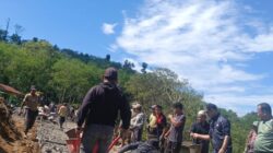 Gotong Royong Warga, Jalan Rabat Beton dan Gorong-Gorong di Cemparam Jaya Mulai Dibangun